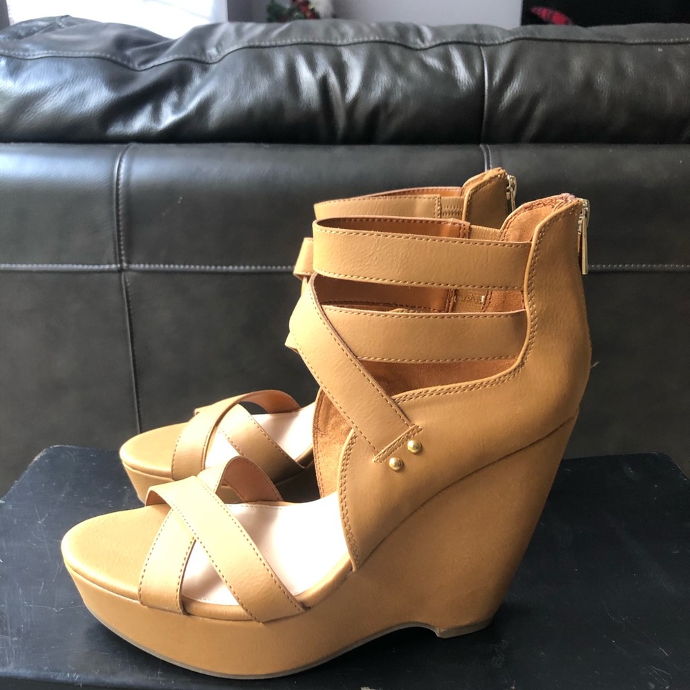 Bar III Women’s Dark Tan Wedges Size 9.5